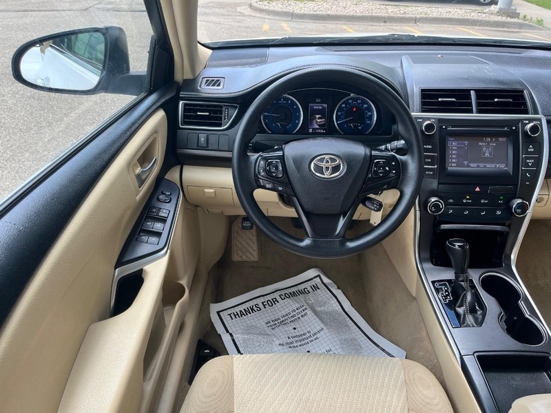 Toyota Camry Vehicle Image 10