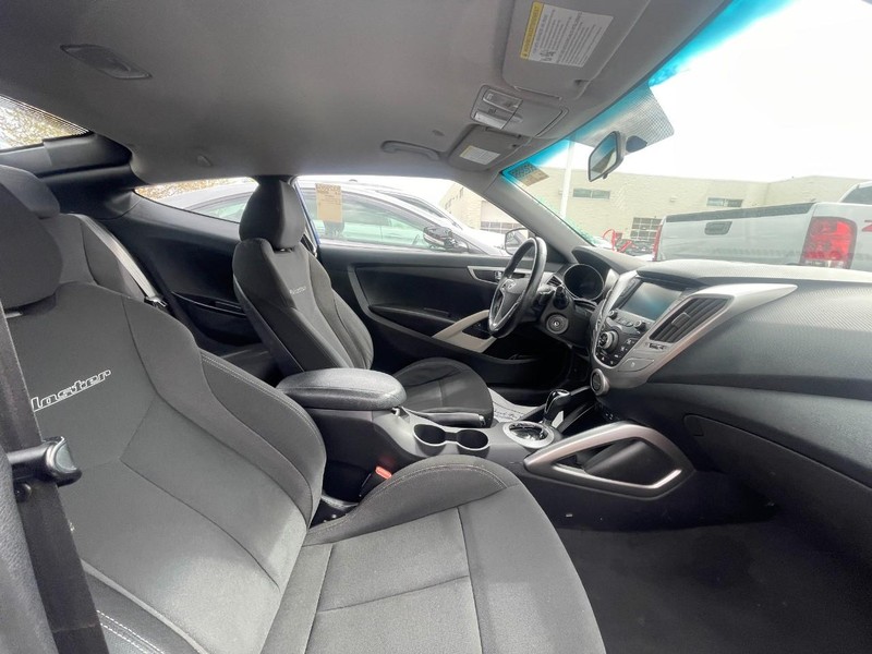 Hyundai Veloster Vehicle Image 03