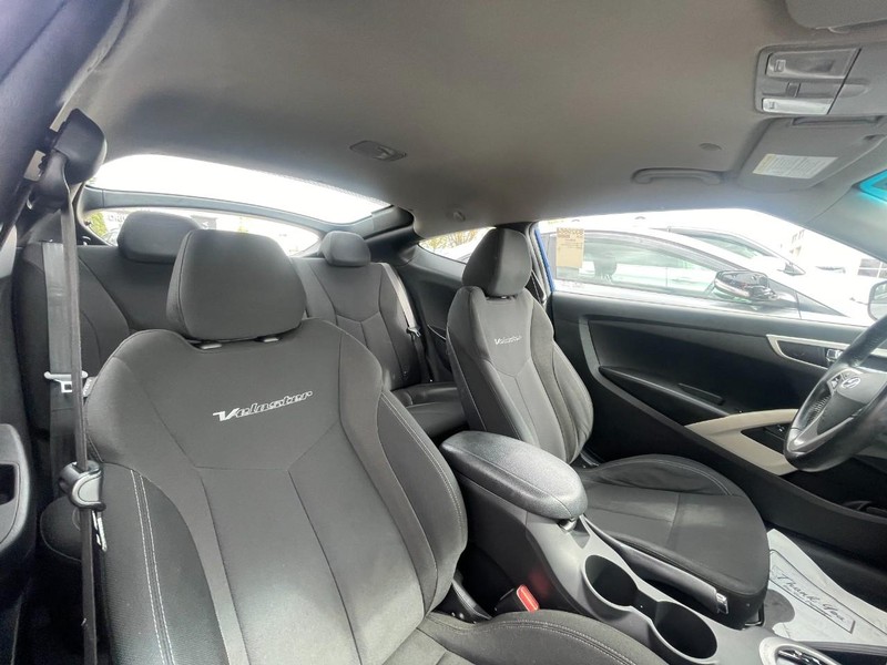 Hyundai Veloster Vehicle Image 04