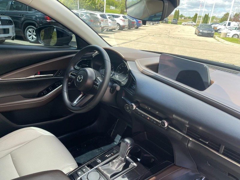 Mazda CX-30 Vehicle Image 09