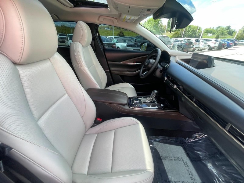 Mazda CX-30 Vehicle Image 11