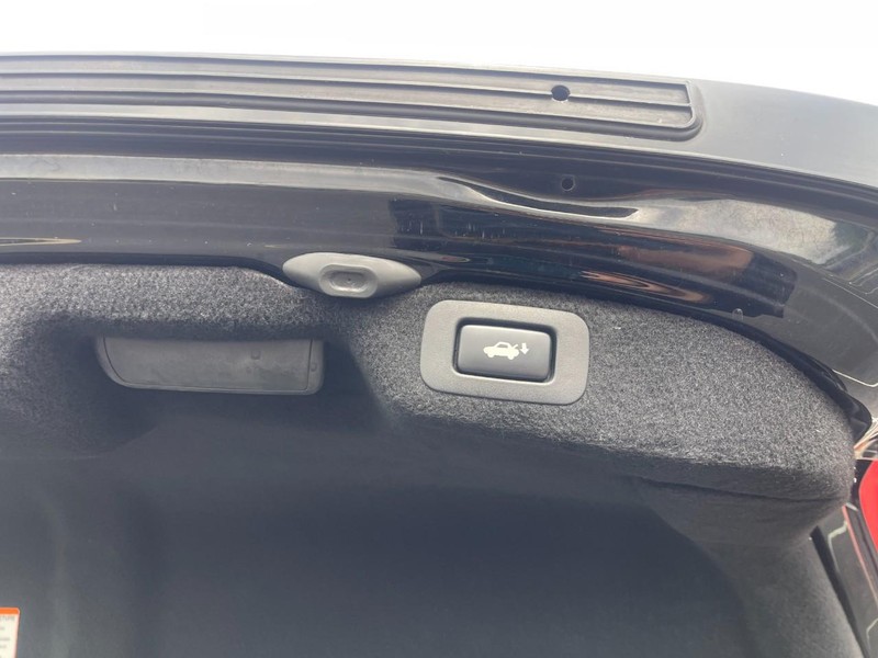 Lexus LS 460 Vehicle Image 15