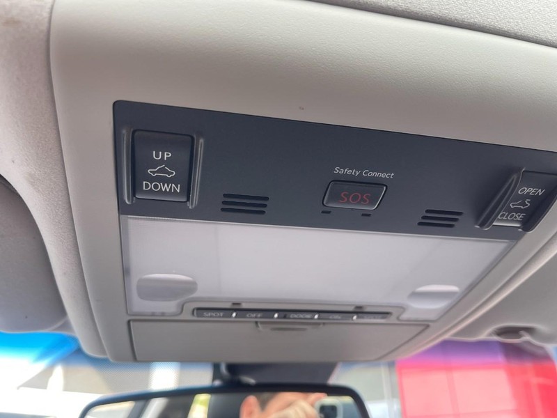 Lexus LS 460 Vehicle Image 31