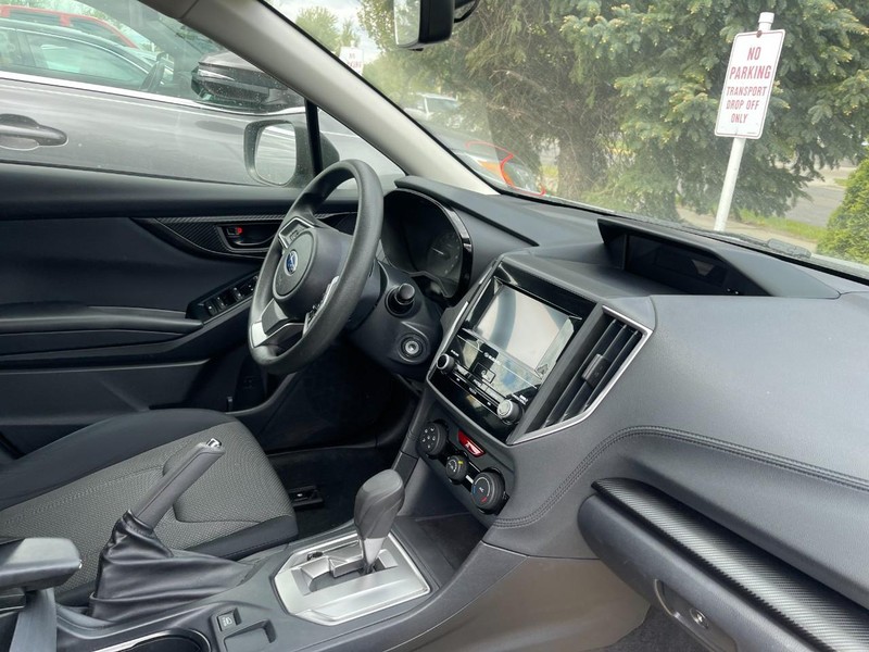 Subaru Crosstrek Vehicle Image 02