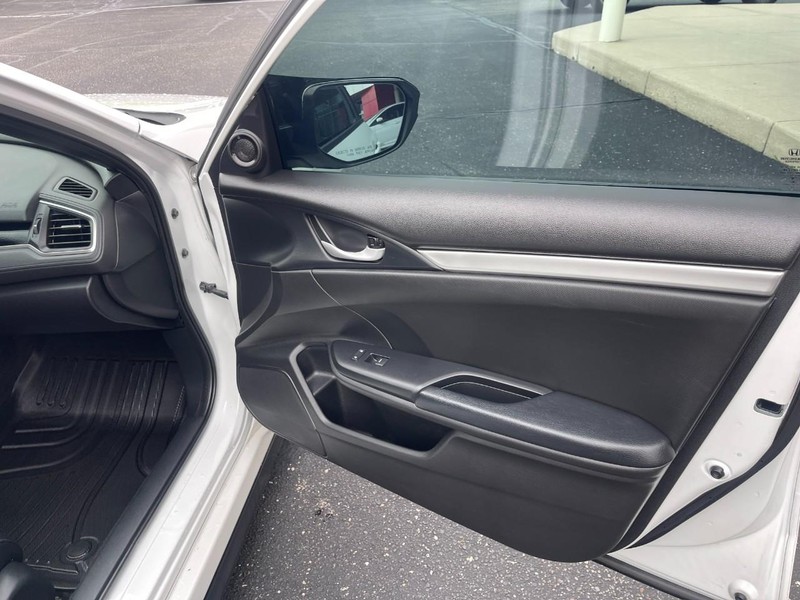 Honda Civic Sedan Vehicle Image 09