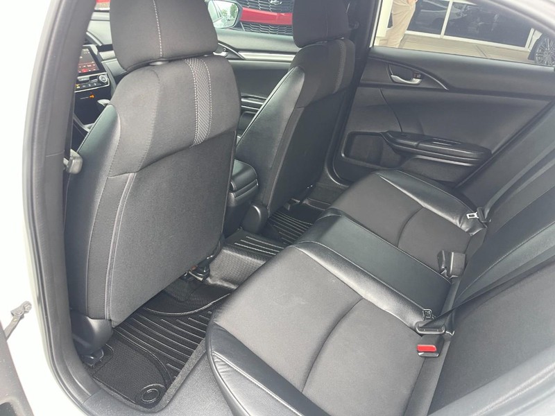 Honda Civic Sedan Vehicle Image 13