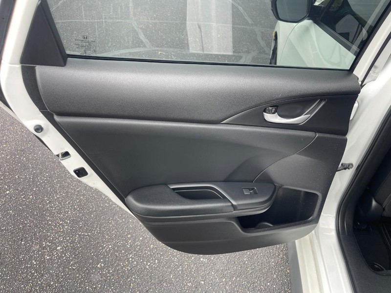 Honda Civic Sedan Vehicle Image 14