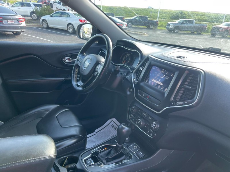 Jeep Cherokee Vehicle Image 06