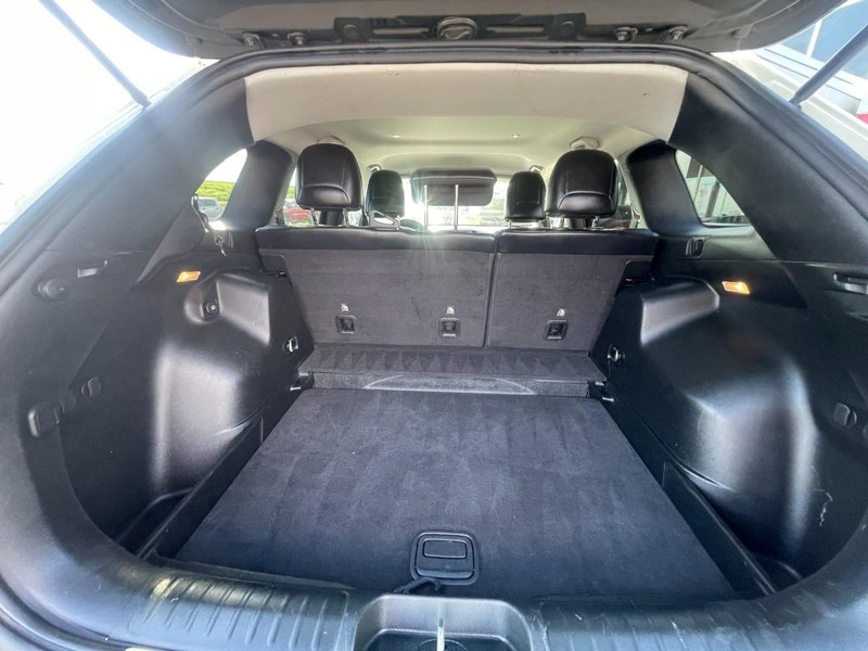 Jeep Cherokee Vehicle Image 12