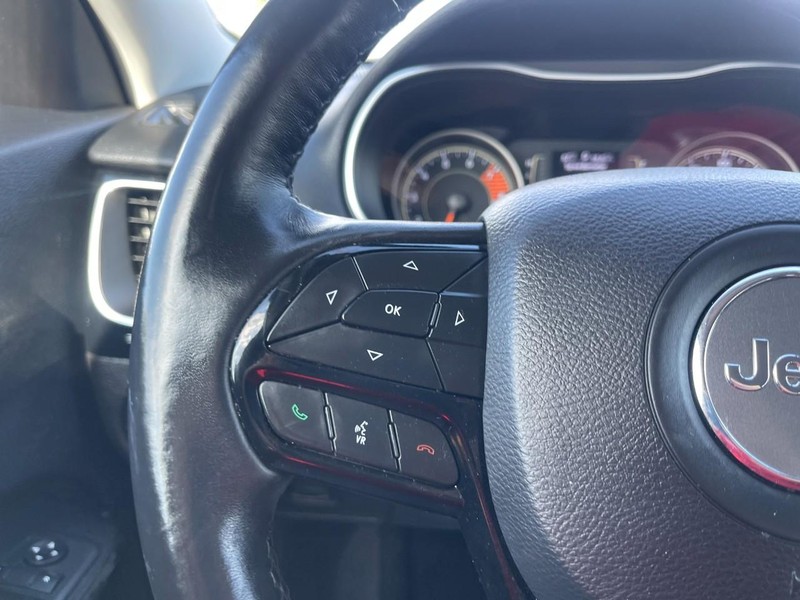 Jeep Cherokee Vehicle Image 18