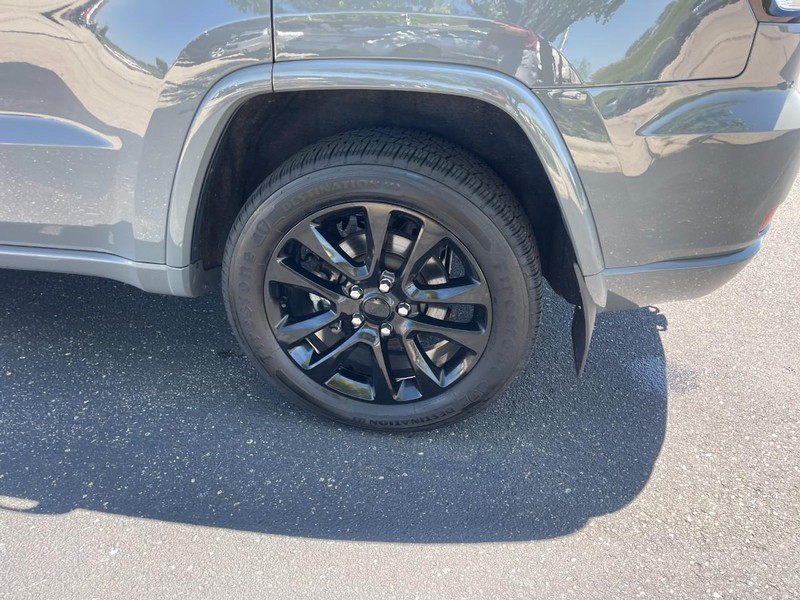 Jeep Grand Cherokee WK Vehicle Image 05