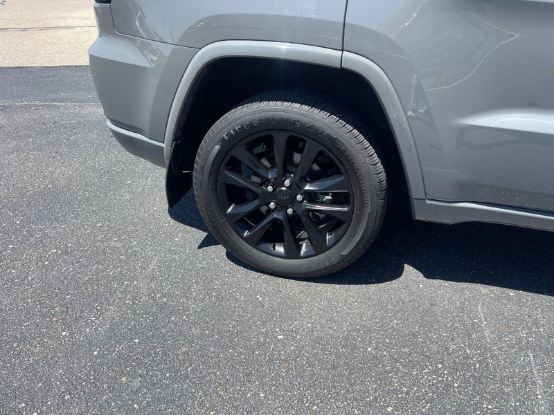 Jeep Grand Cherokee WK Vehicle Image 08