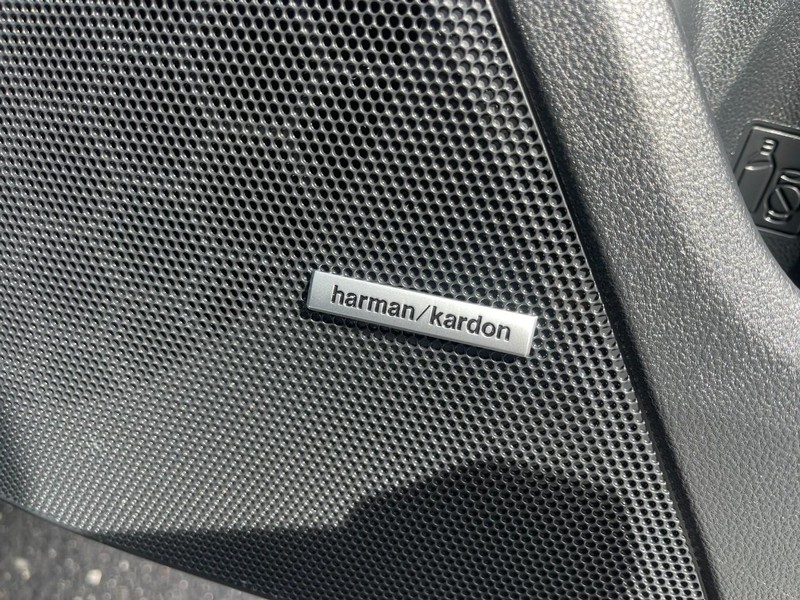 Subaru Crosstrek Vehicle Image 14