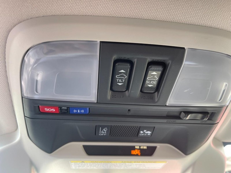 Subaru Crosstrek Vehicle Image 35