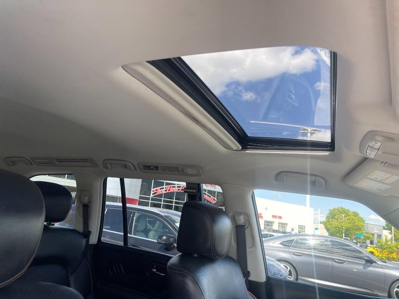 Nissan Armada Vehicle Image 11