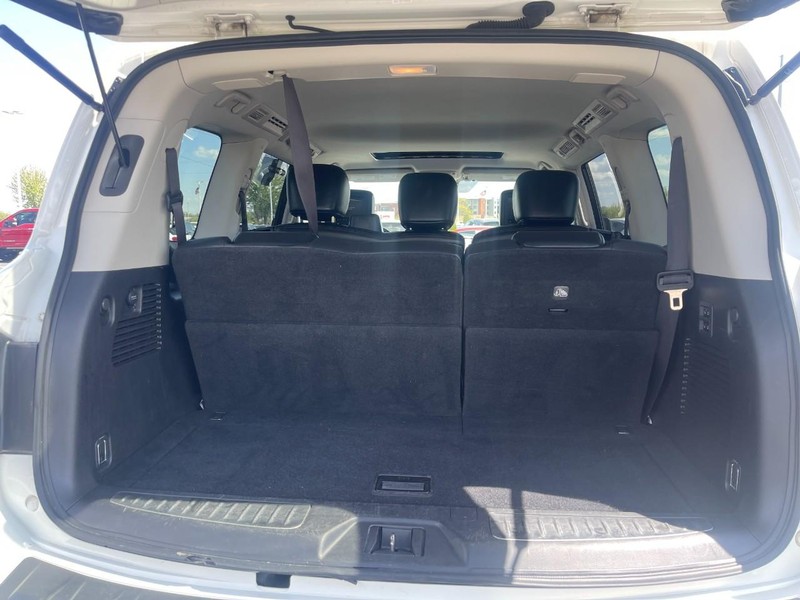Nissan Armada Vehicle Image 18