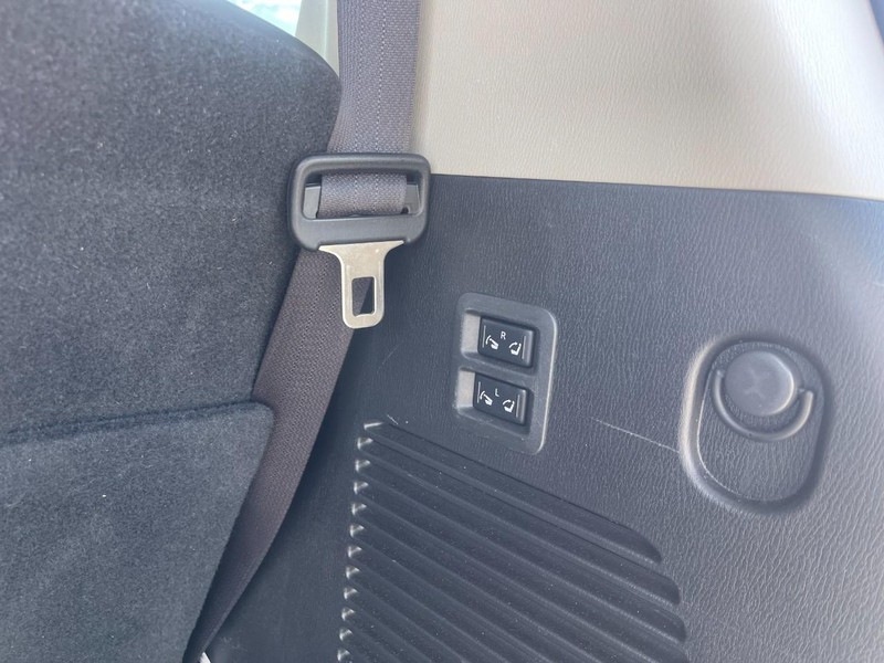 Nissan Armada Vehicle Image 19