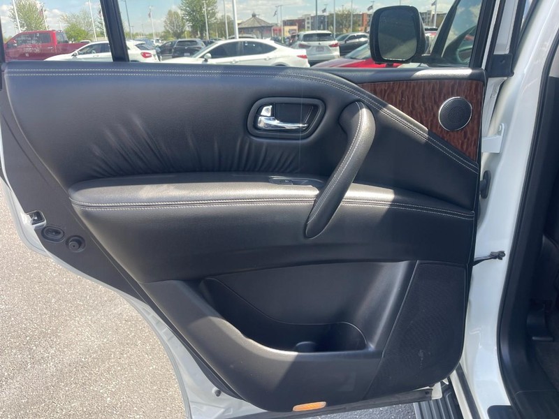 Nissan Armada Vehicle Image 21