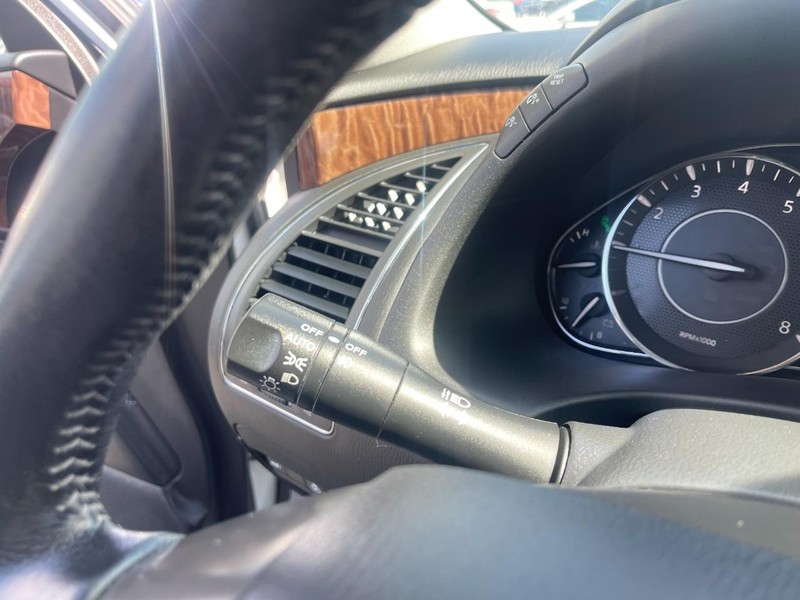 Nissan Armada Vehicle Image 30