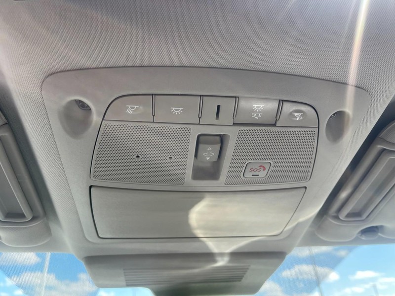 Nissan Armada Vehicle Image 40