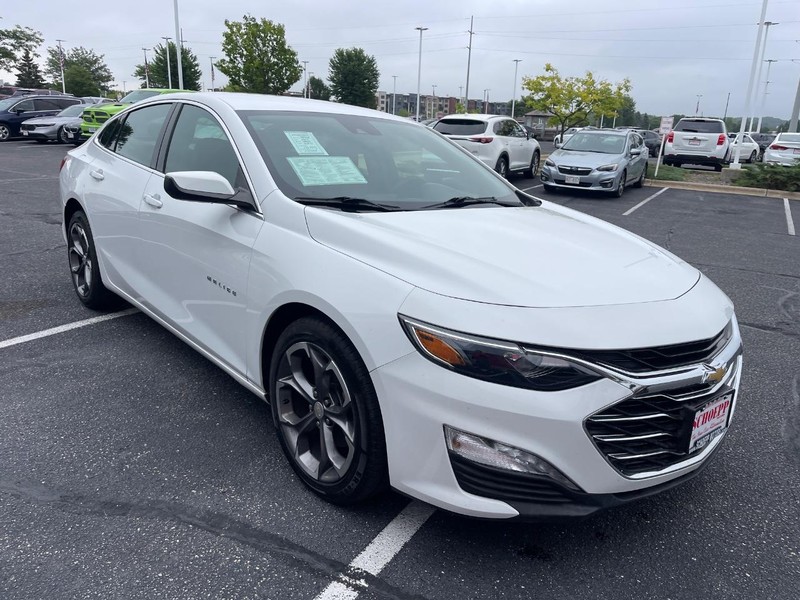 Chevrolet Malibu Vehicle Image 02