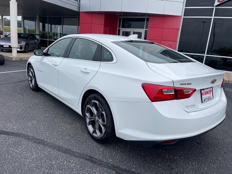 Chevrolet Malibu Vehicle Image 04