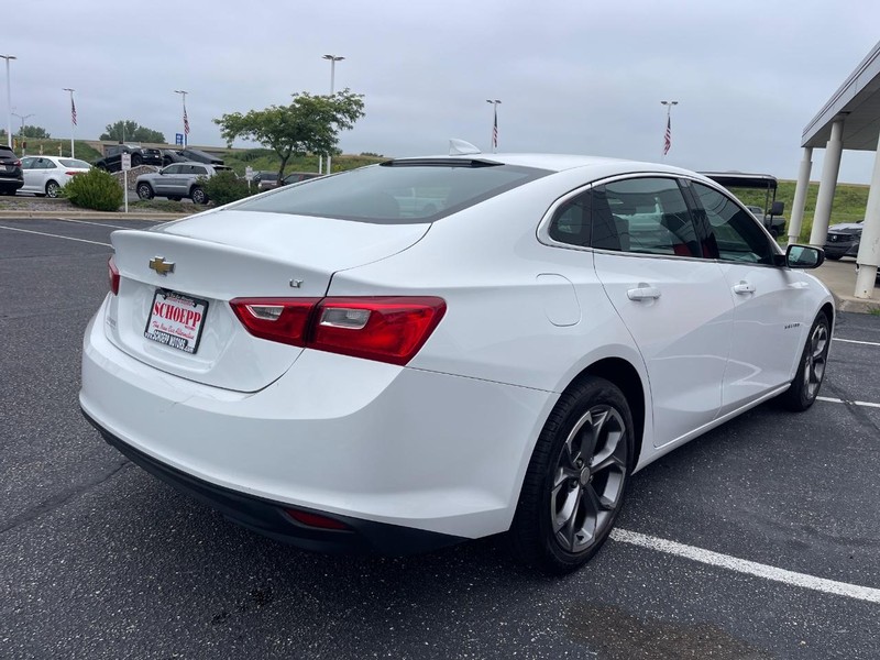 Chevrolet Malibu Vehicle Image 05