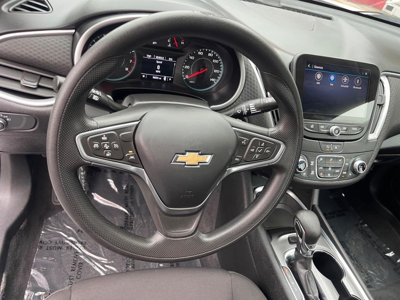 Chevrolet Malibu Vehicle Image 20