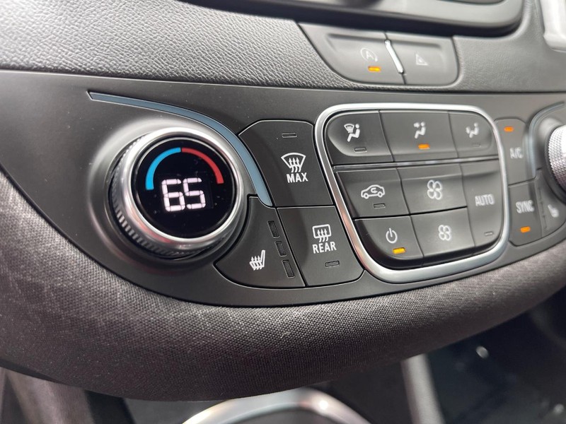 Chevrolet Malibu Vehicle Image 24