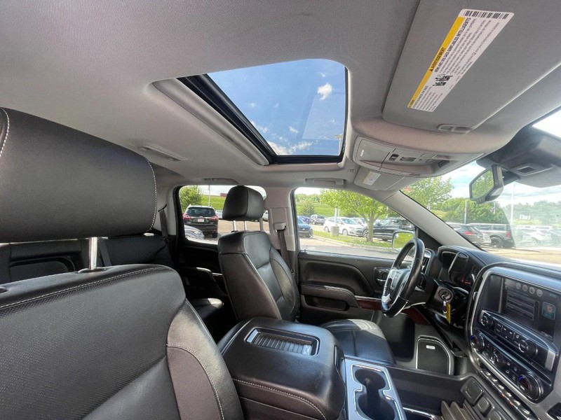 GMC Sierra 1500 Vehicle Image 11