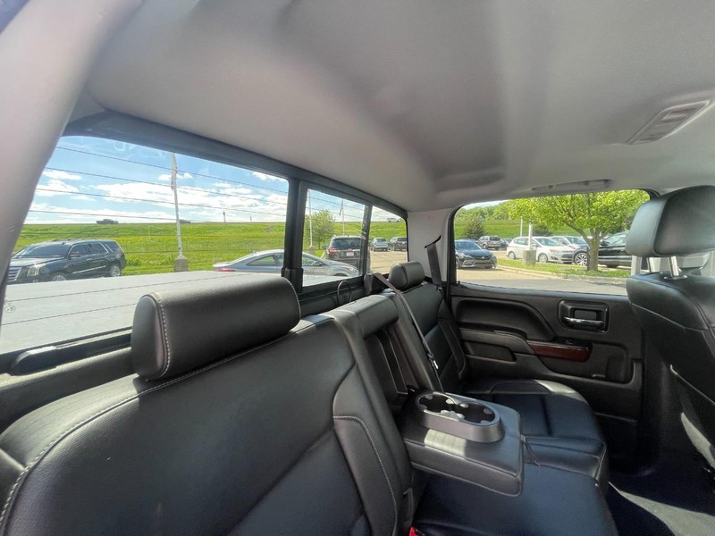 GMC Sierra 1500 Vehicle Image 16