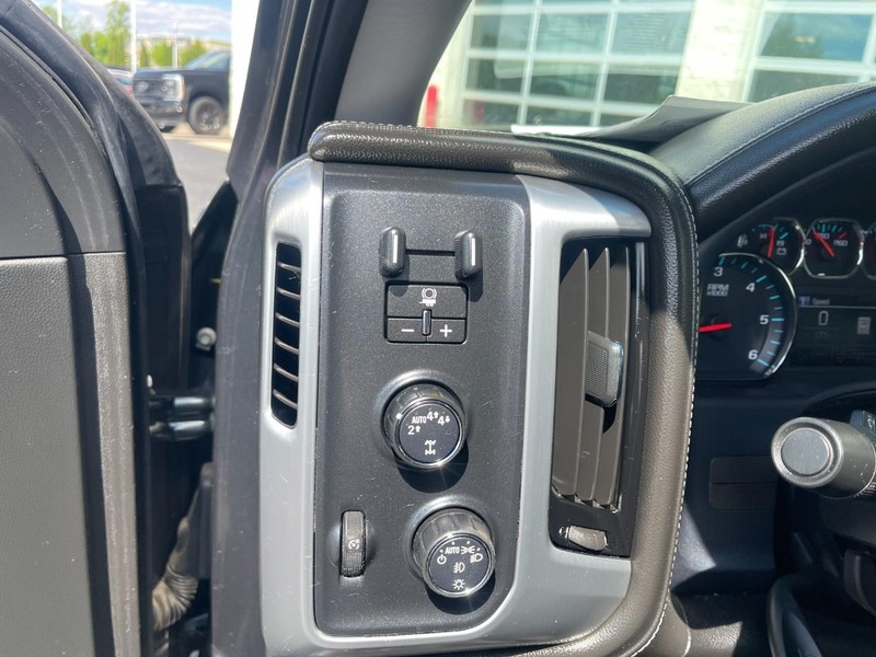 GMC Sierra 1500 Vehicle Image 23