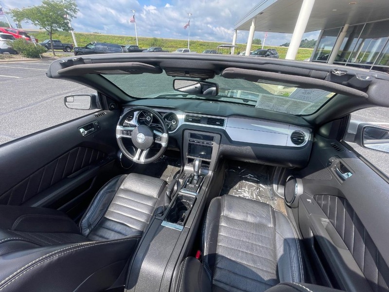 Ford Mustang Vehicle Image 10