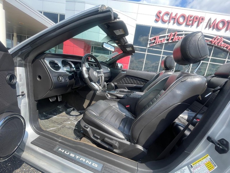 Ford Mustang Vehicle Image 15