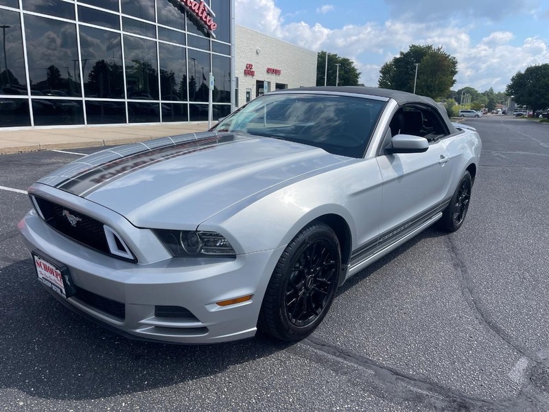Ford Mustang Vehicle Image 19