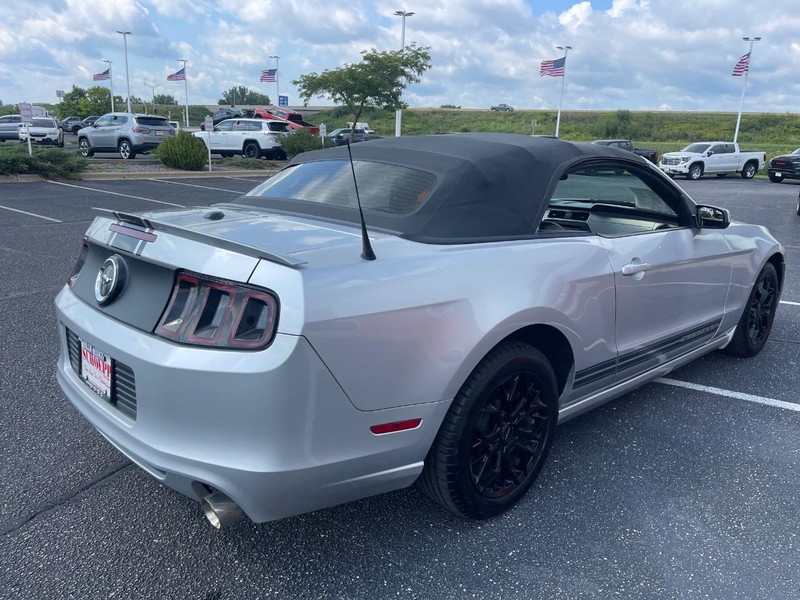 Ford Mustang Vehicle Image 23