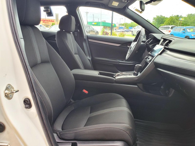 Honda Civic Hatchback Vehicle Image 14