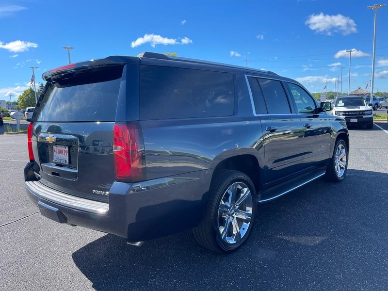 Chevrolet Suburban Vehicle Image 03