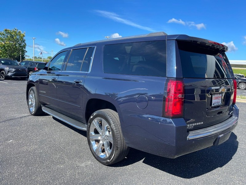 Chevrolet Suburban Vehicle Image 04