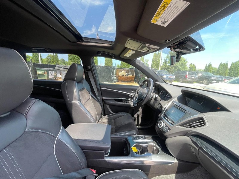 Acura MDX Vehicle Full-screen Gallery Image 04