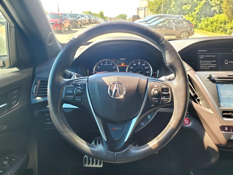 Acura MDX Vehicle Full-screen Gallery Image 09
