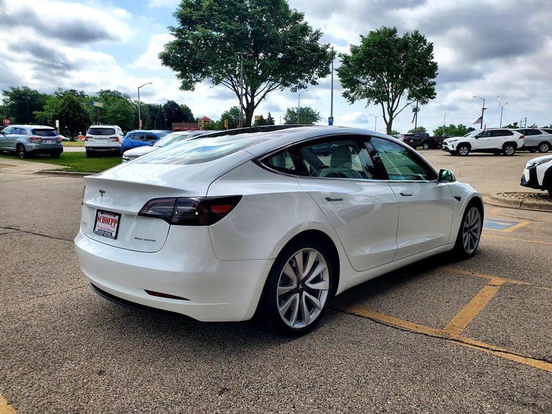 Tesla Model 3 Vehicle Image 05