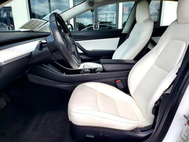 Tesla Model 3 Vehicle Image 14