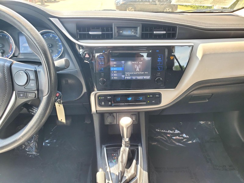 Toyota Corolla Vehicle Image 10