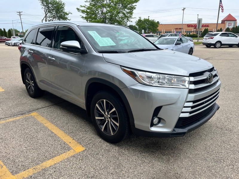 Toyota Highlander Vehicle Image 03