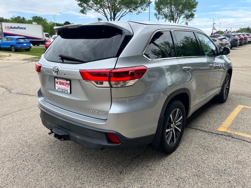 Toyota Highlander Vehicle Image 06