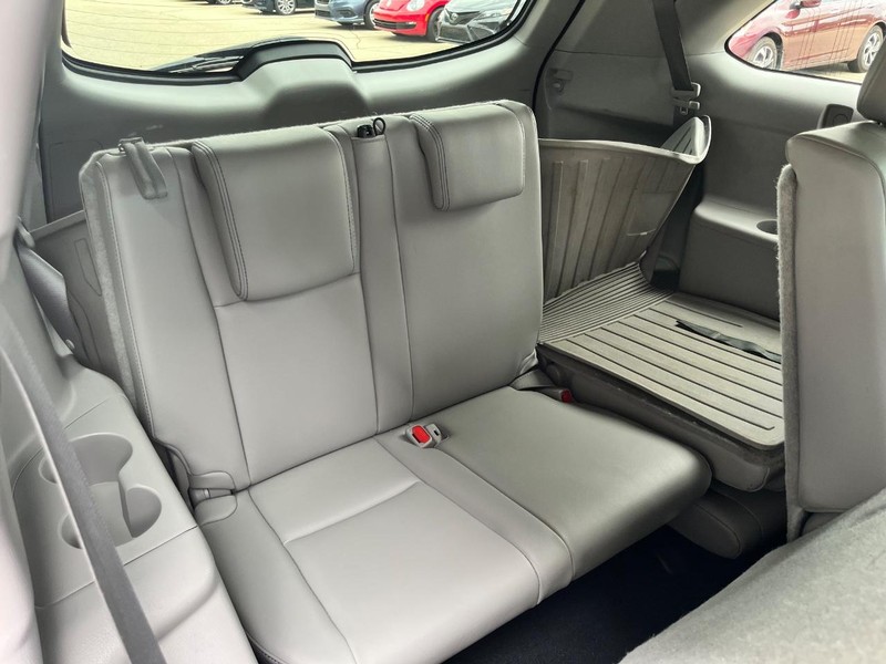 Toyota Highlander Vehicle Image 16