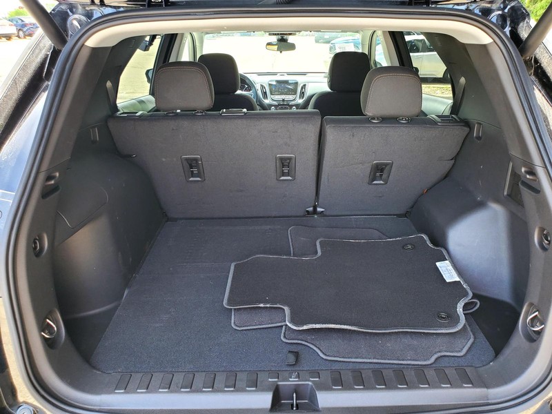 Chevrolet Equinox Vehicle Image 15