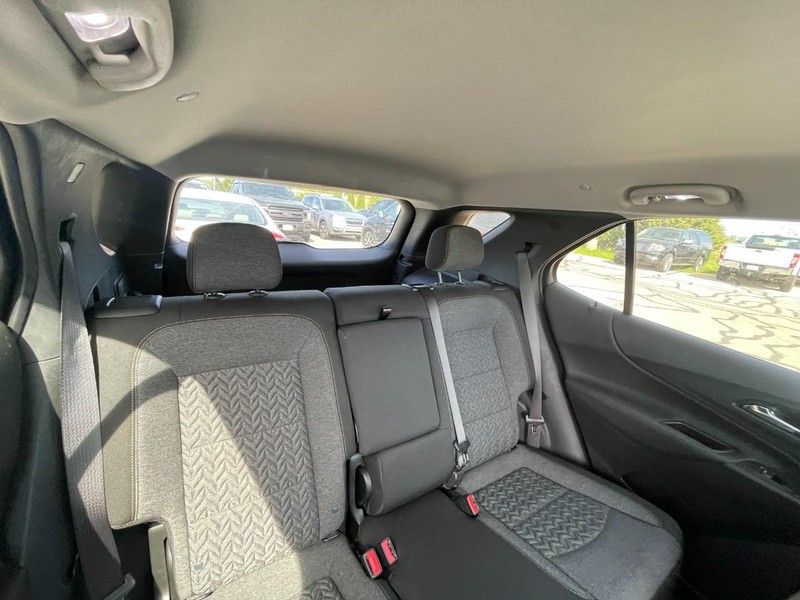Chevrolet Equinox Vehicle Image 04