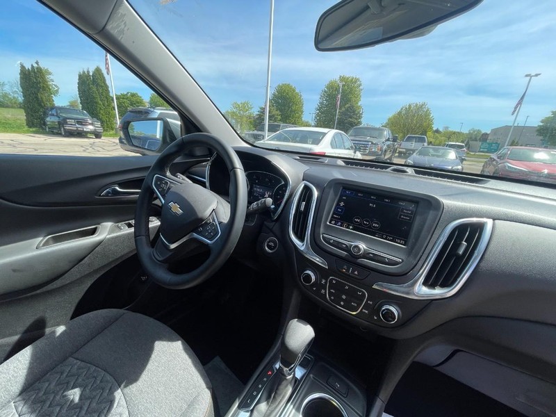 Chevrolet Equinox Vehicle Image 05